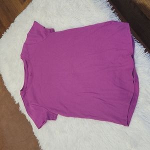 Girl's fuschia t-shirt